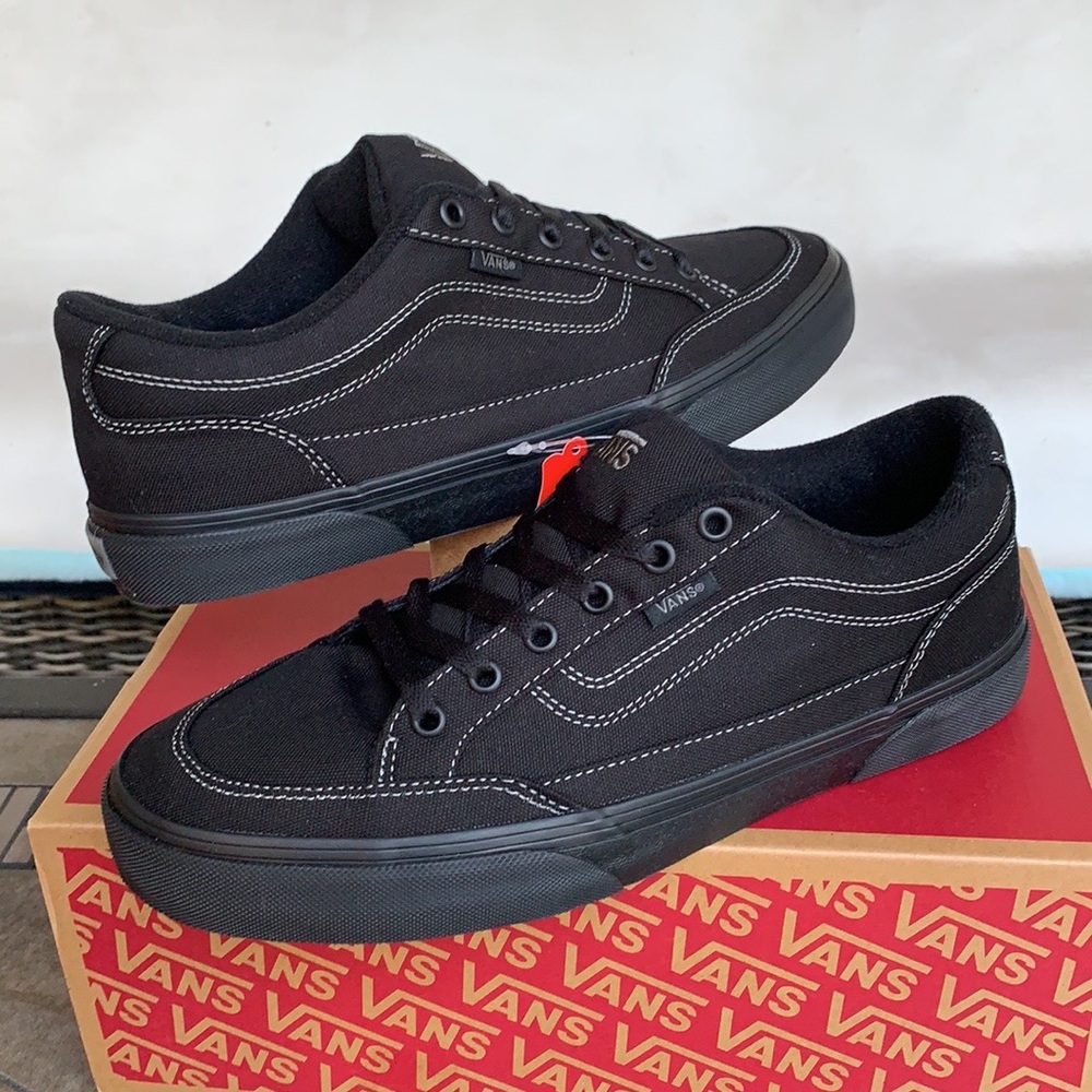VANS BEARCAT CANVAS BLACK/BLACK WMNS 
(Canvas) Black/Black
VN000DT2186 Sneakers